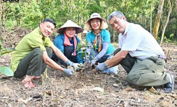 PHÚC THẮNG VÀ ĐỐI TÁC JULIAN CHICHESTER US&UK TIẾP BƯỚC HÀNH TRÌNH XANH CÙNG GAIA NATURE CONSERVATION