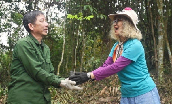 OCB CHUNG TAY CÙNG GAIA ‘PHỦ XANH” RỪNG XUÂN LIÊN Dọn nhà góp cây – Rừng xanh vươn dậy