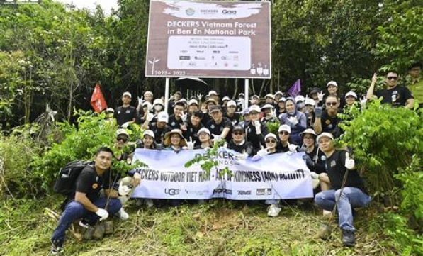 DECKERS TIẾP TỤC TRỒNG RỪNG BẾN EN VÌ MỘT CUỘC SỐNG XANH HƠN