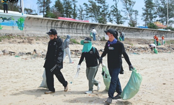 EPAM VIỆT NAM THAM GIA DỌN RÁC BIỂN PHƯỚC HẢI NHÂN NGÀY TRÁI ĐẤT 2025