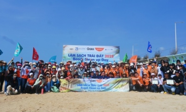 GUARDIAN VIỆT NAM GÓP SỨC DỌN RÁC BIỂN PHƯỚC HẢI